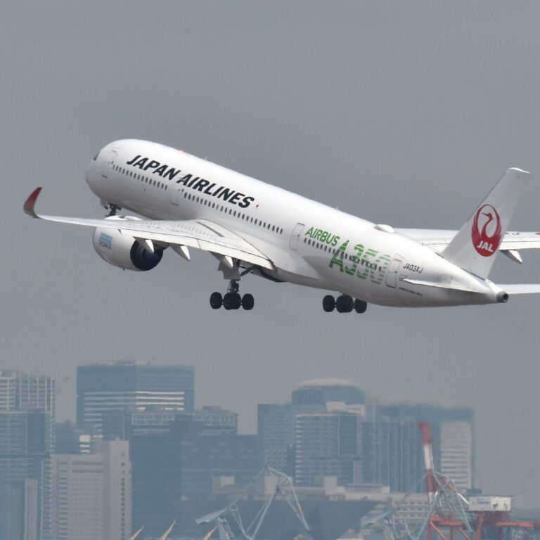 japan_airways_airplane